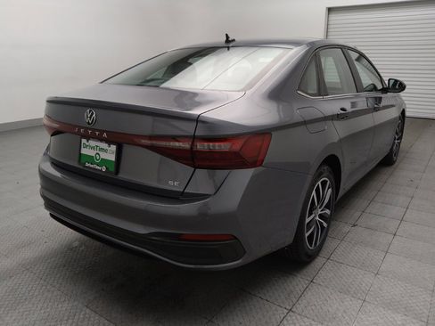 Used 2025 Volkswagen Jetta SE FWD image 9