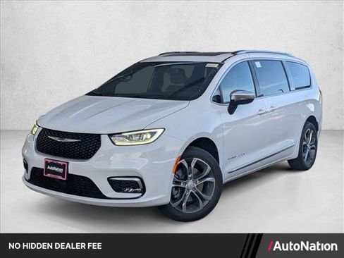 New 2026 Chrysler Pacifica Pinnacle AWD/4WD image 1