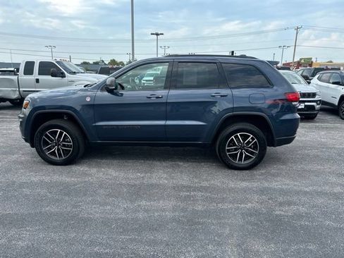 Used 2019 Jeep Grand Cherokee Trailhawk w/ Trailhawk Luxury Group AWD/4WD image 4