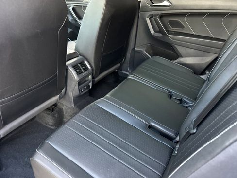 Used 2023 Volkswagen Tiguan SE FWD image 12
