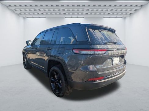 New 2025 Jeep Grand Cherokee Limited w/ Black Appearance Package RWD image 6