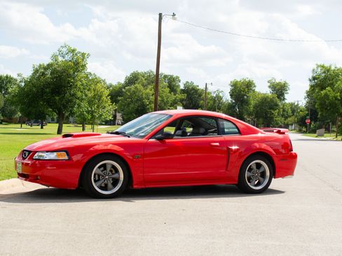Used 2001 Ford Mustang GT RWD image 1