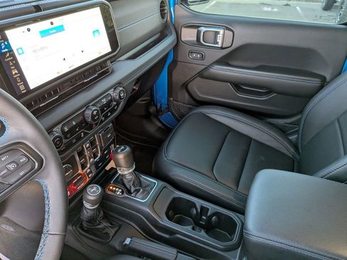 Used 2024 Jeep Wrangler Unlimited Rubicon 4xe image 19