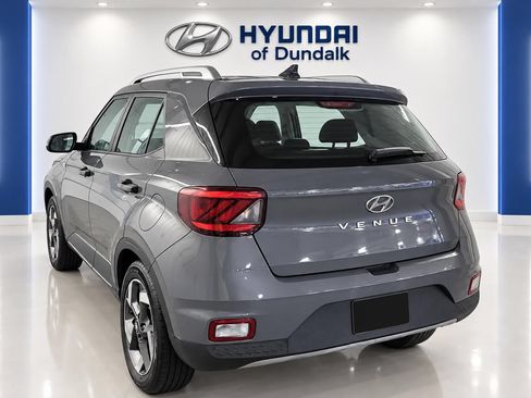 Used 2021 Hyundai Venue SEL w/ Cargo Package FWD image 2
