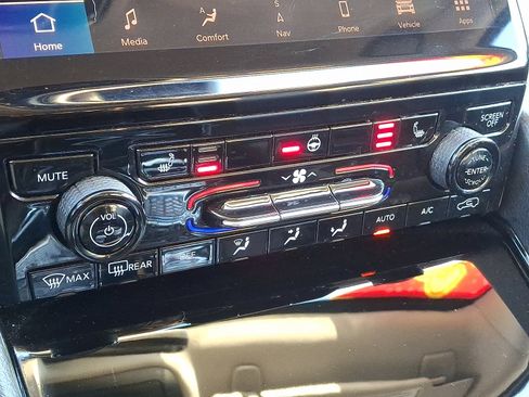 Certified 2023 Jeep Grand Cherokee Limited image 16