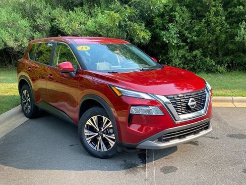 Used 2023 Nissan Rogue SV FWD image 1