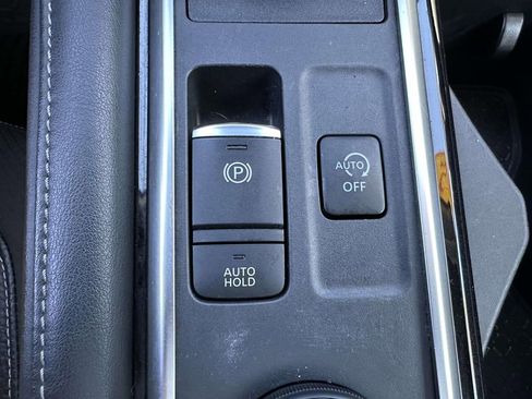 Used 2022 Nissan Pathfinder SL w/ SL Premium Package image 27