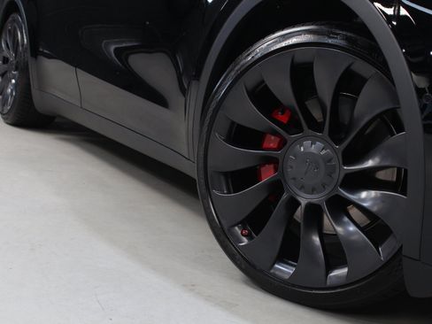 Used 2022 Tesla Model Y Performance AWD/4WD image 15