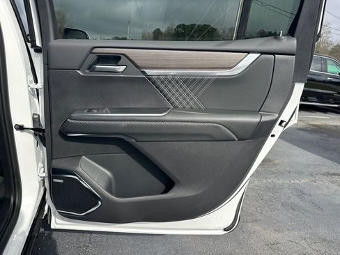 New 2026 GMC Acadia Denali w/ Super Cruise Package FWD image 17
