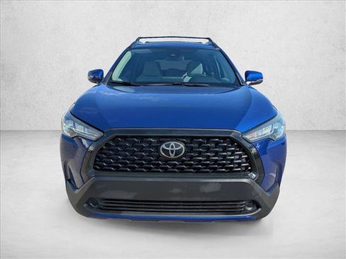 Used 2022 Toyota Corolla Cross LE AWD/4WD image 2