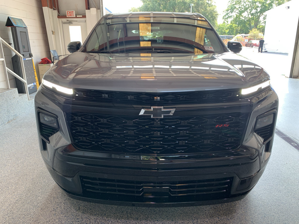 New 2026 Chevrolet Traverse RS w/ LPO, Floor Liner Package FWD image 2