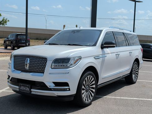 Used 2019 Lincoln Navigator L Reserve AWD/4WD image 5