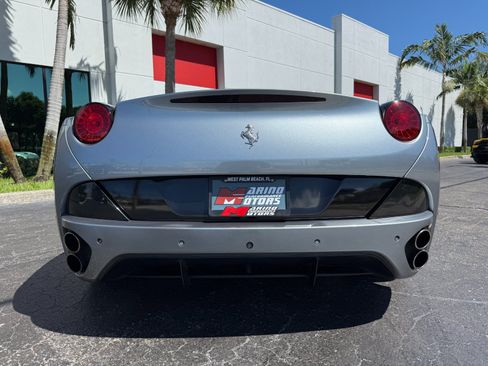 Used 2010 Ferrari California RWD image 29