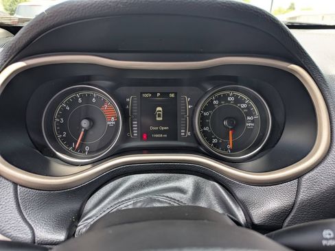 Used 2016 Jeep Cherokee Sport w/ Cold Weather Group AWD/4WD image 20