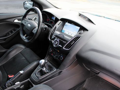 Used 2016 Ford Focus RS image 17