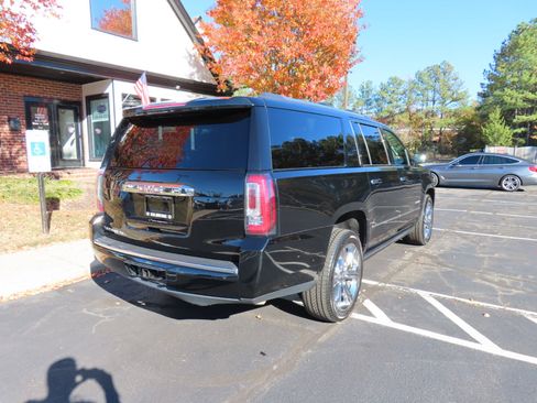 Used 2018 GMC Yukon XL Denali w/ Denali Ultimate Package image 8