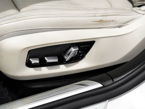 Used 2020 BMW 740i w/ Premium Package RWD image 40