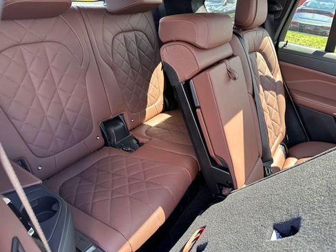 Used 2023 BMW X7 xDrive40i w/ M Sport Package image 44