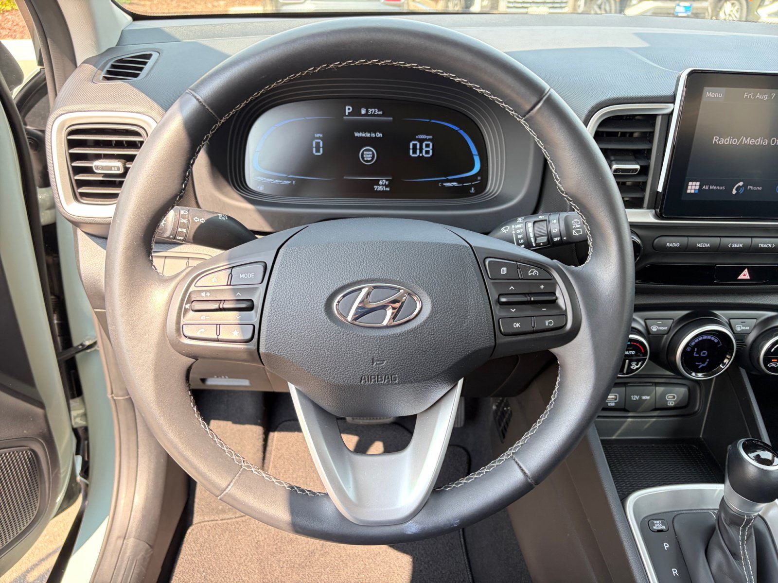 Certified 2025 Hyundai Venue SEL FWD image 9