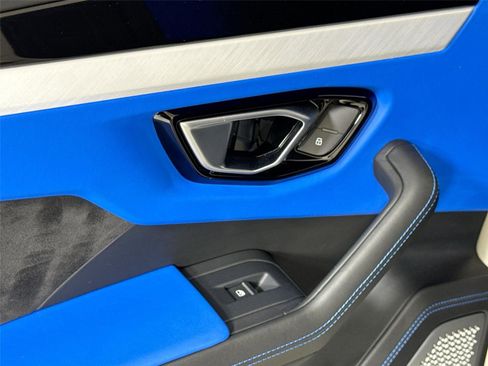 Used 2021 Lamborghini Urus image 26