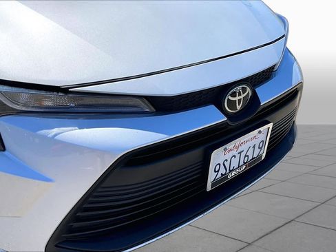 Used 2025 Toyota Corolla LE w/ LE Premium Package FWD image 29