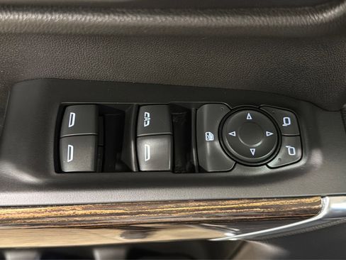 Used 2022 GMC Sierra 1500 SLE w/ X31 Off-Road Package image 16