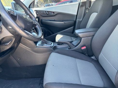 Used 2019 Hyundai Kona SEL image 9