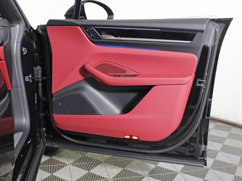 Certified 2025 Porsche Macan 4S Electric image 39