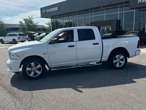 Used 2015 RAM 1500 Express AWD/4WD image 2