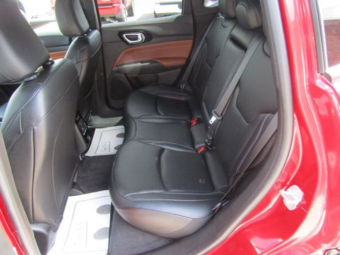 Used 2025 Jeep Compass Limited AWD/4WD image 11