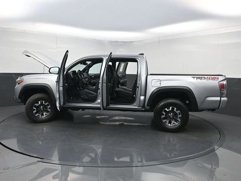 Used 2023 Toyota Tacoma TRD Off-Road w/ Technology Package AWD/4WD image 36