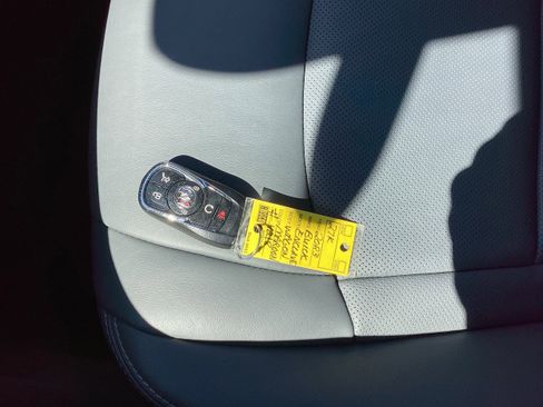 Used 2023 Buick Enclave Essence w/ Experience Buick Package FWD image 23
