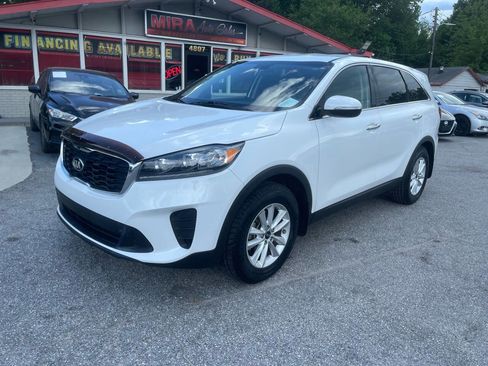Used 2019 Kia Sorento FWD image 9