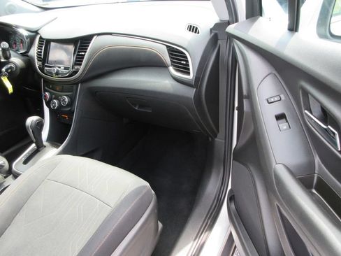 Certified 2020 Chevrolet Trax LT FWD image 19
