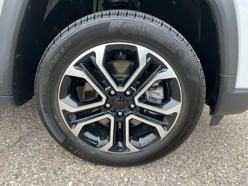 Used 2023 Jeep Compass Limited AWD/4WD image 9