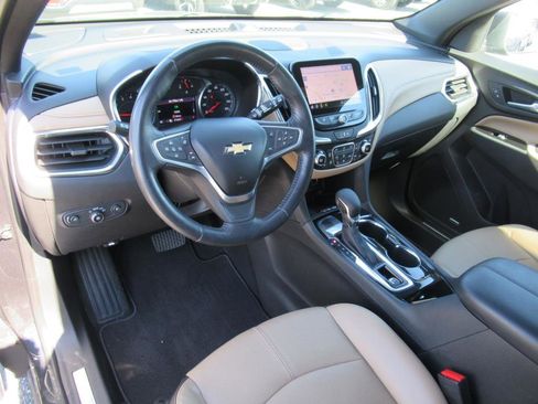 Used 2022 Chevrolet Equinox Premier image 14