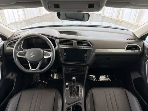 Used 2022 Volkswagen Tiguan SE FWD image 16