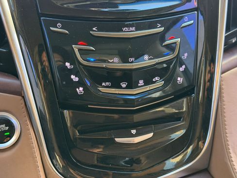 Used 2016 Cadillac Escalade ESV Platinum image 39
