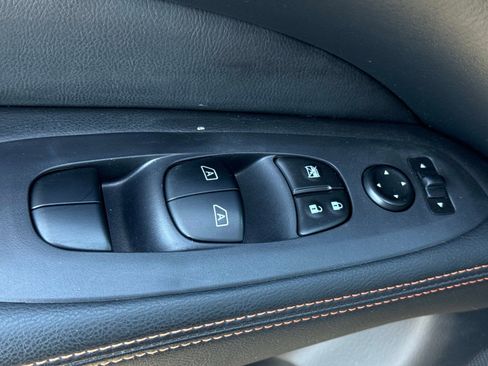 Used 2020 Nissan Pathfinder SL image 22