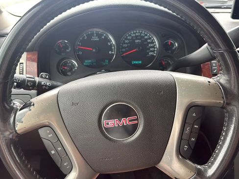 Used 2011 GMC Yukon XL SLE AWD/4WD image 9