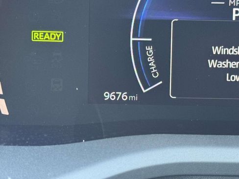 Used 2025 Toyota Camry SE FWD image 13