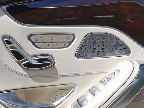 Used 2015 Mercedes-Benz S 550 4MATIC Coupe w/ Sport Package image 43