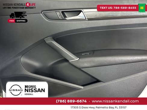 Used 2017 Volkswagen Passat 1.8T SEL Premium image 35