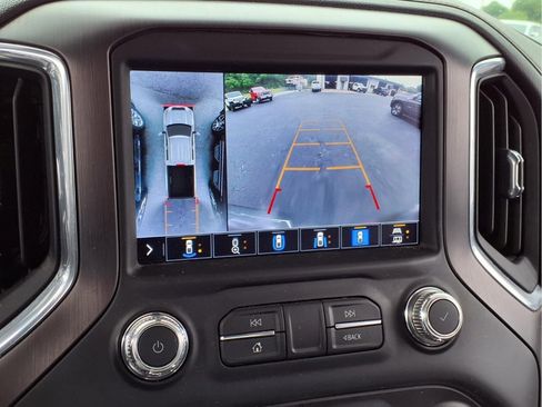 Used 2022 GMC Sierra 2500 AT4 w/ AT4 Preferred Package AWD/4WD image 9