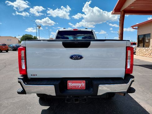 Used 2024 Ford F350 XLT w/ FX4 Off-Road Package AWD/4WD image 7