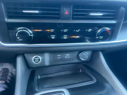 Used 2023 Nissan Rogue S AWD/4WD image 46