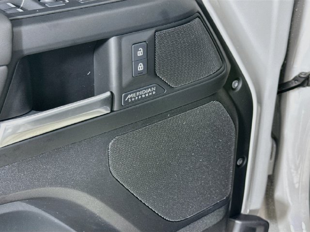 New 2026 Land Rover Defender 110 X-Dynamic SE AWD/4WD image 21