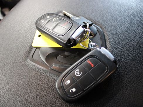 Used 2017 RAM 2500 Laramie w/ Convenience Group image 23