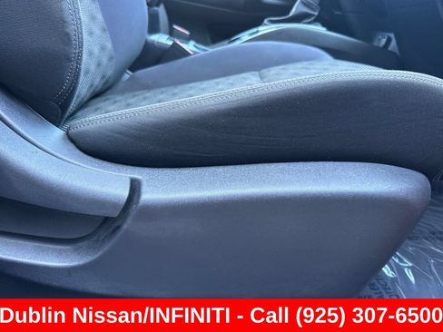 Used 2017 Nissan Rogue Sport SV AWD/4WD image 23