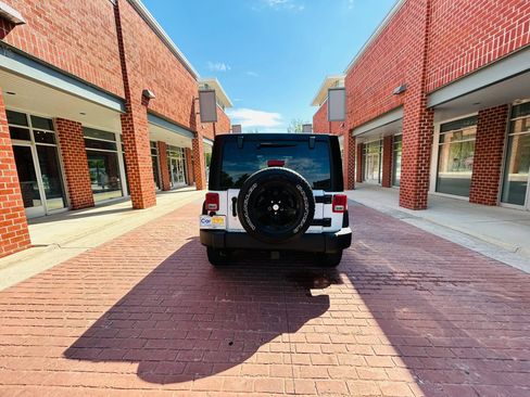 Used 2014 Jeep Wrangler Unlimited Sport w/ Quick Order Package 24S AWD/4WD image 5